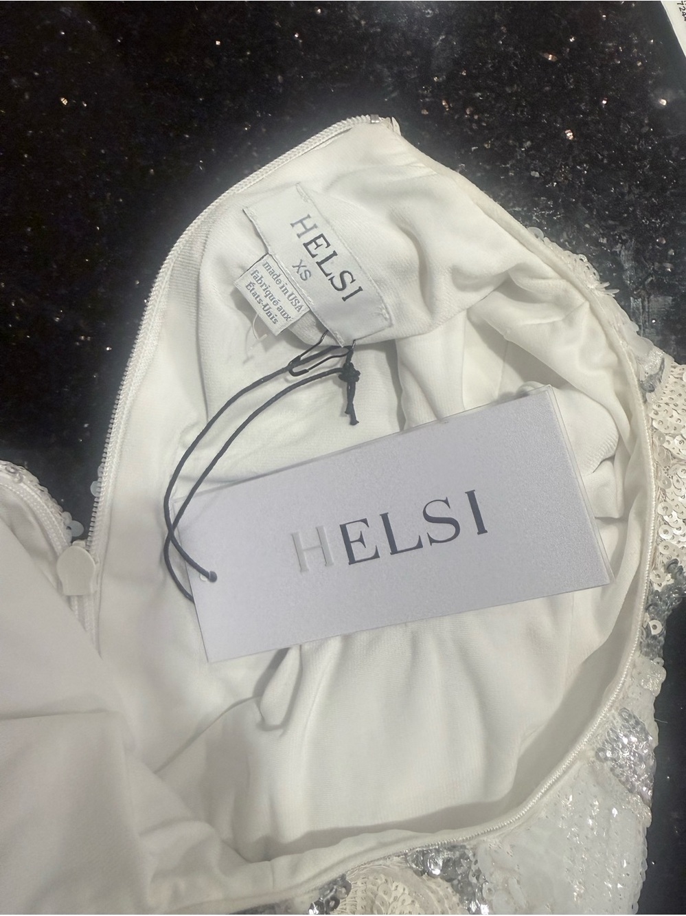 Helsi Alex Floral Sequin Cocktail Sheath Dress in white/platinum Size XS NWT - Picture 4 of 5